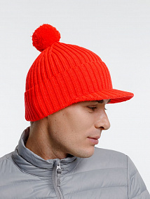 Gifts: вязаная шапка с козырьком peaky, красная (кармин) 