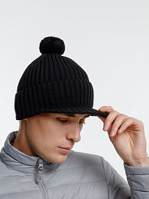 Gifts: вязаная шапка с козырьком peaky, черная 