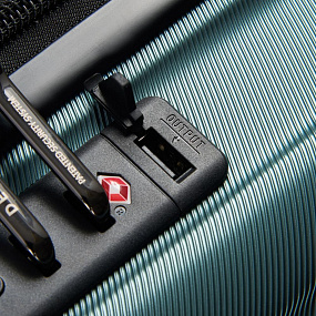 Gifts: чемодан shadow 5.0 s, зеленый 